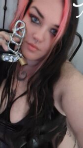 Snapchat 290959782 169x300